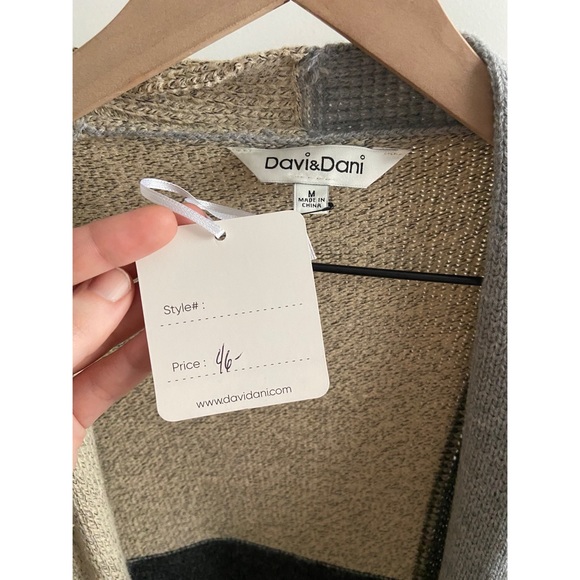 Oversized cardigan in block color design, size M - Picture 3 of 4